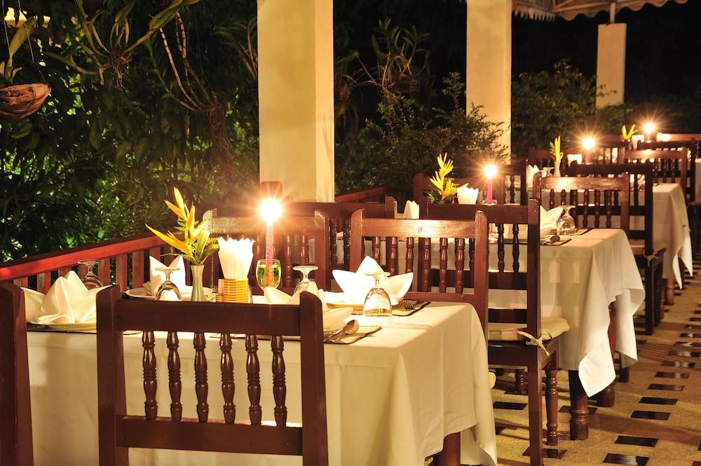 Teak Garden Resort, Chiang Rai Bagian luar foto