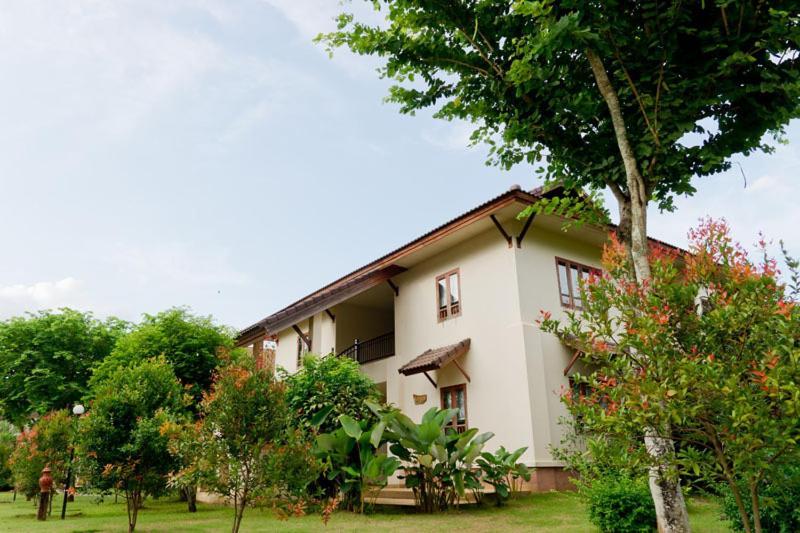 Teak Garden Resort, Chiang Rai Bagian luar foto