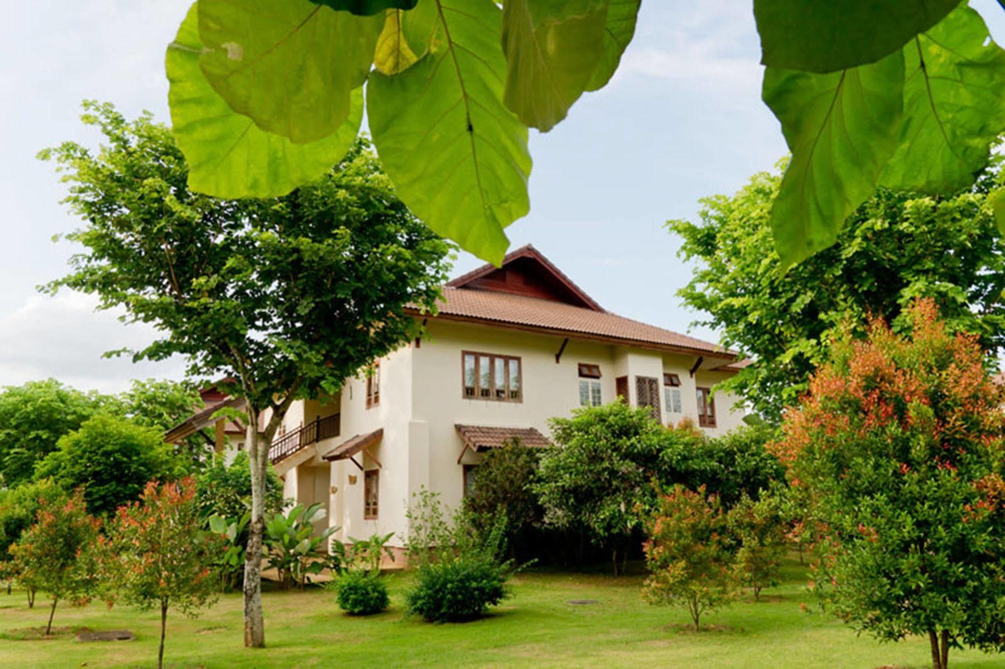 Teak Garden Resort, Chiang Rai Bagian luar foto